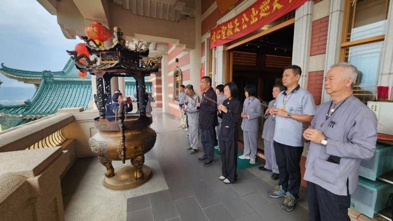 Line_Album_20240425恭送宗旗、合家歡參訪_240426_55