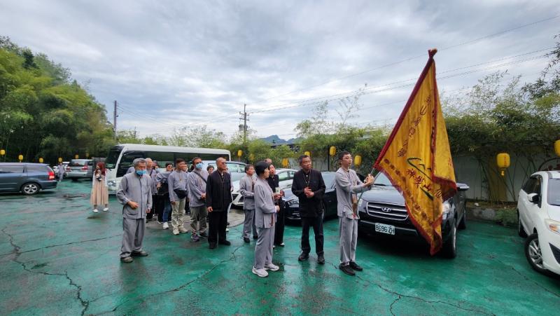 Line_Album_20240425恭送宗旗、合家歡參訪_240426_9
